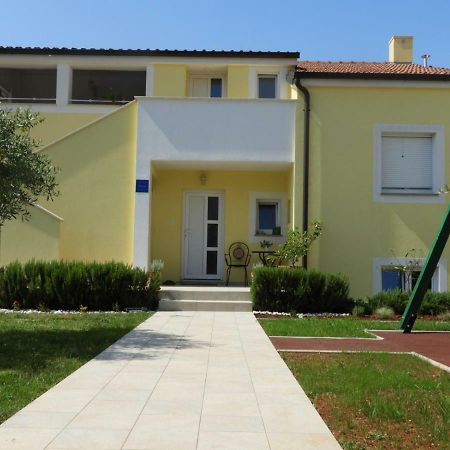 Apartment Thea Pula Exterior photo