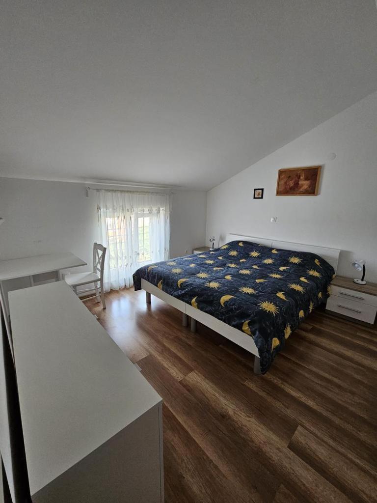 Apartment Thea Pula Exterior photo